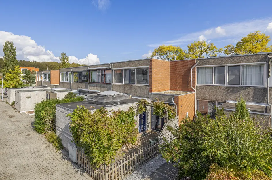 Azarooldoorn 12