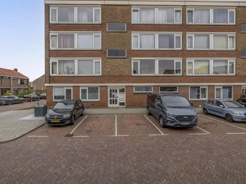 Dahliastraat 5, Rozenburg