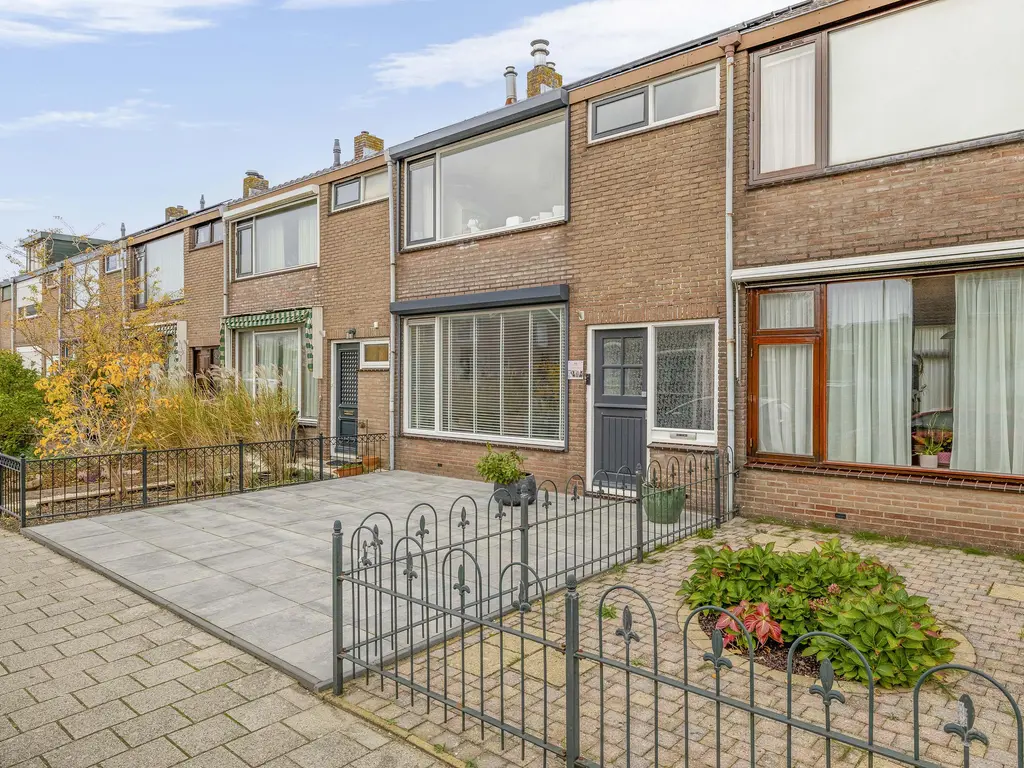 Mr G Groen van Prinstererlaan 11, ZUIDLAND