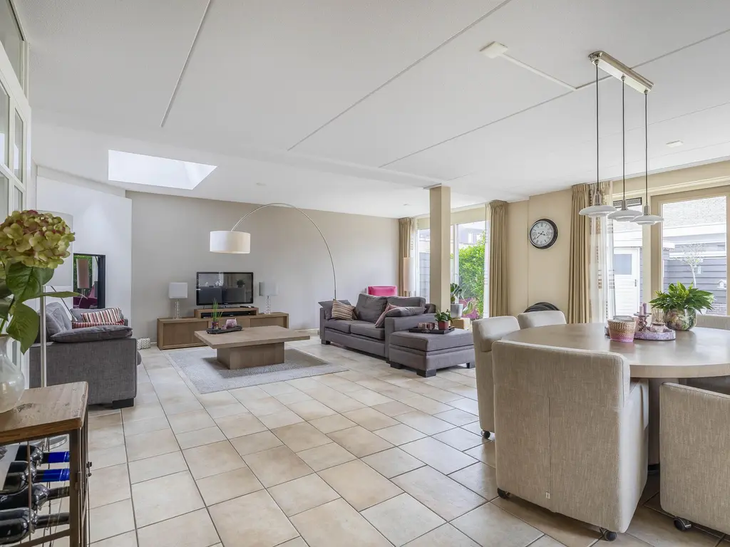 Bachlaan 79A, OUD-BEIJERLAND