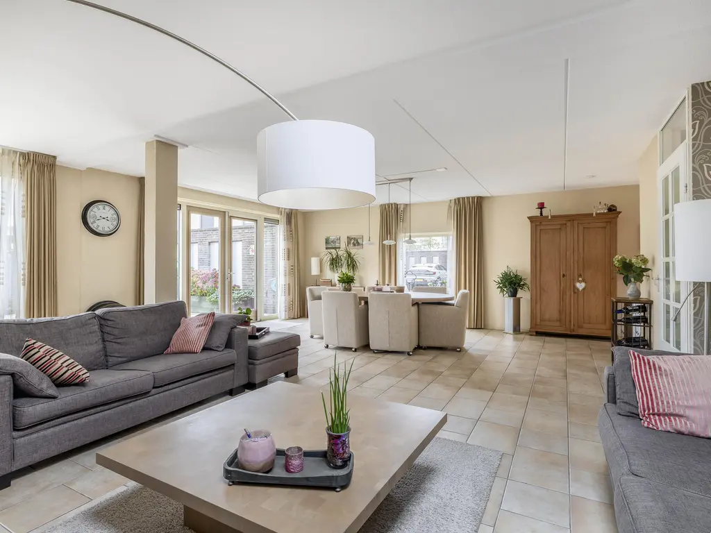 Bachlaan 79A, OUD-BEIJERLAND