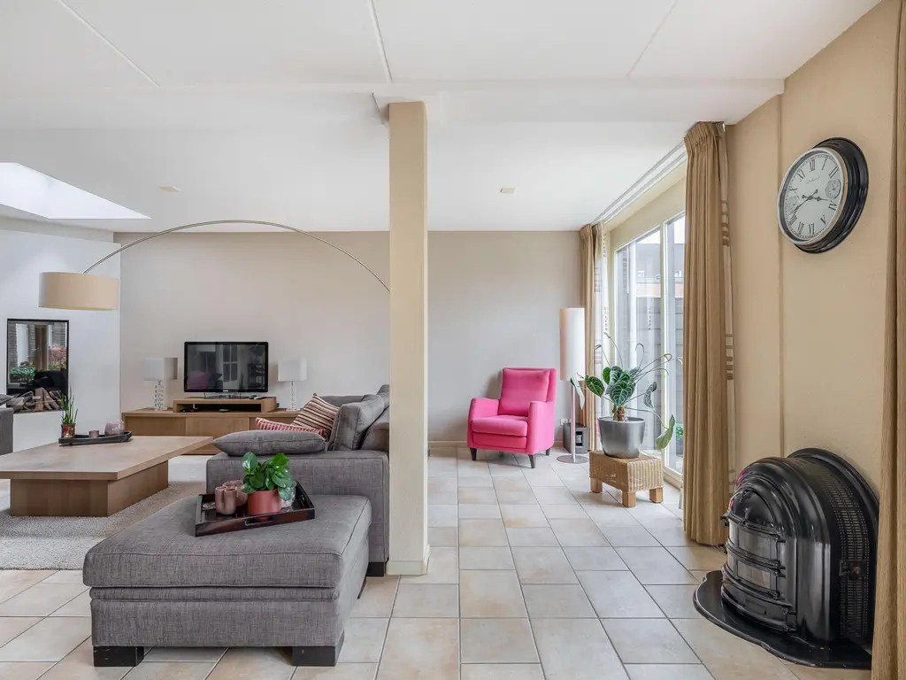 Bachlaan 79A, OUD-BEIJERLAND