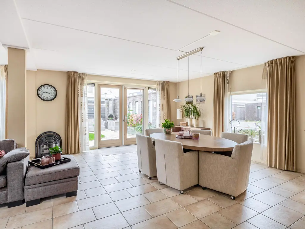 Bachlaan 79A, OUD-BEIJERLAND