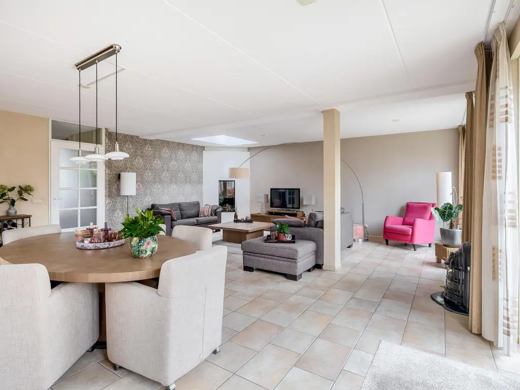 Bachlaan 79A, OUD-BEIJERLAND