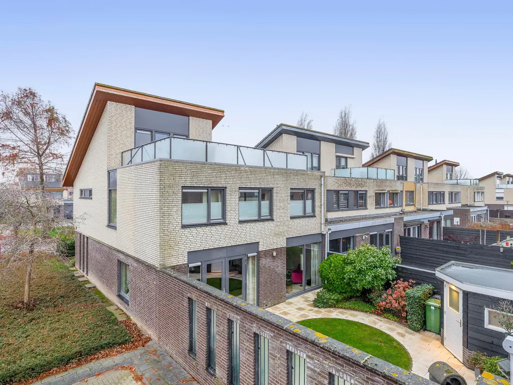 Bachlaan 79A, OUD-BEIJERLAND