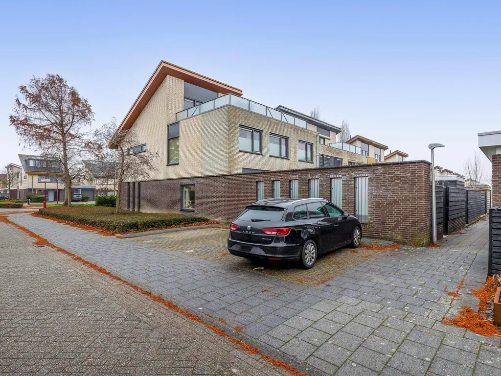 Bachlaan 79A, OUD-BEIJERLAND