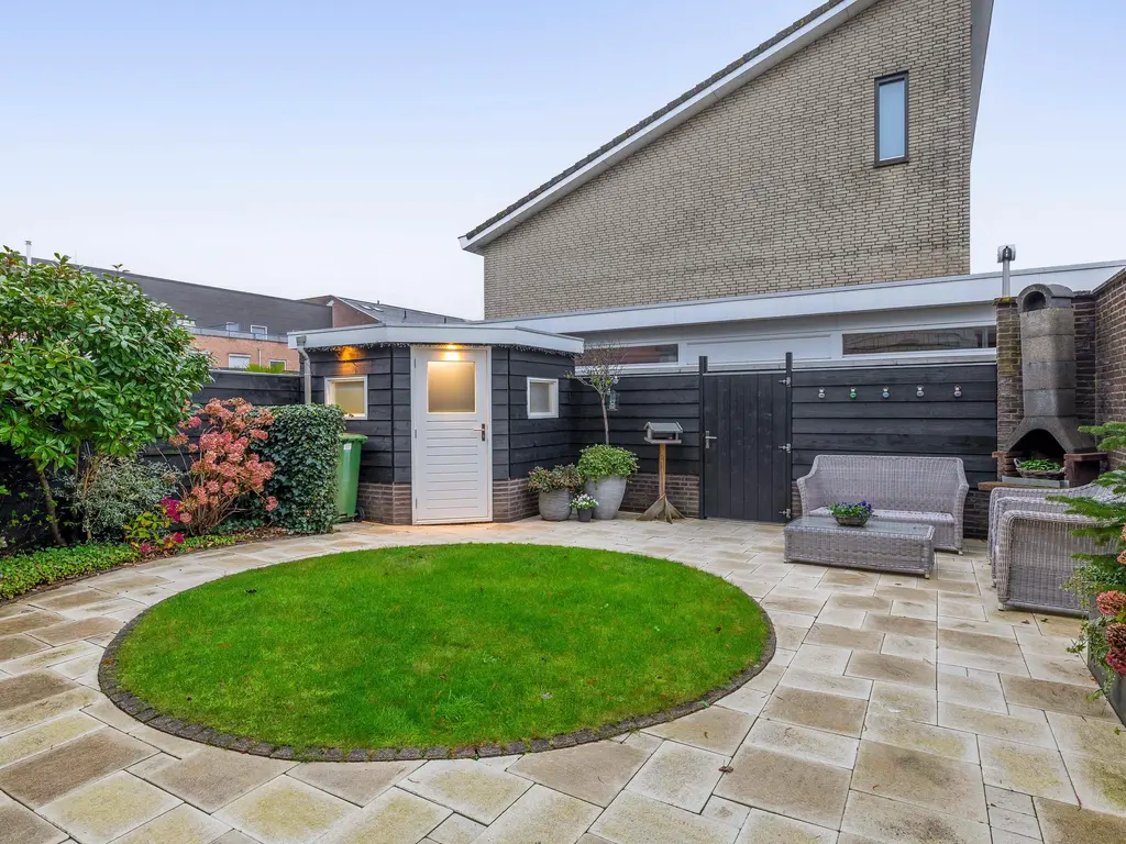 Bachlaan 79A, OUD-BEIJERLAND