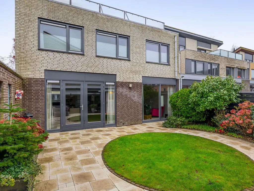 Bachlaan 79A, OUD-BEIJERLAND