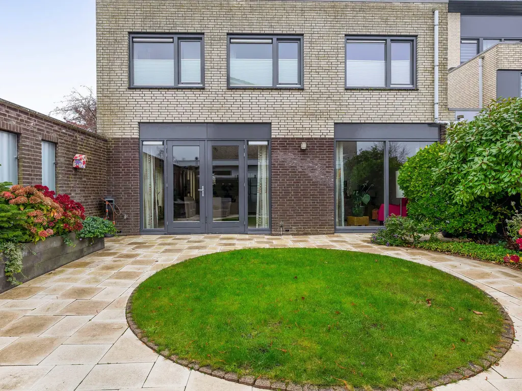 Bachlaan 79A, OUD-BEIJERLAND