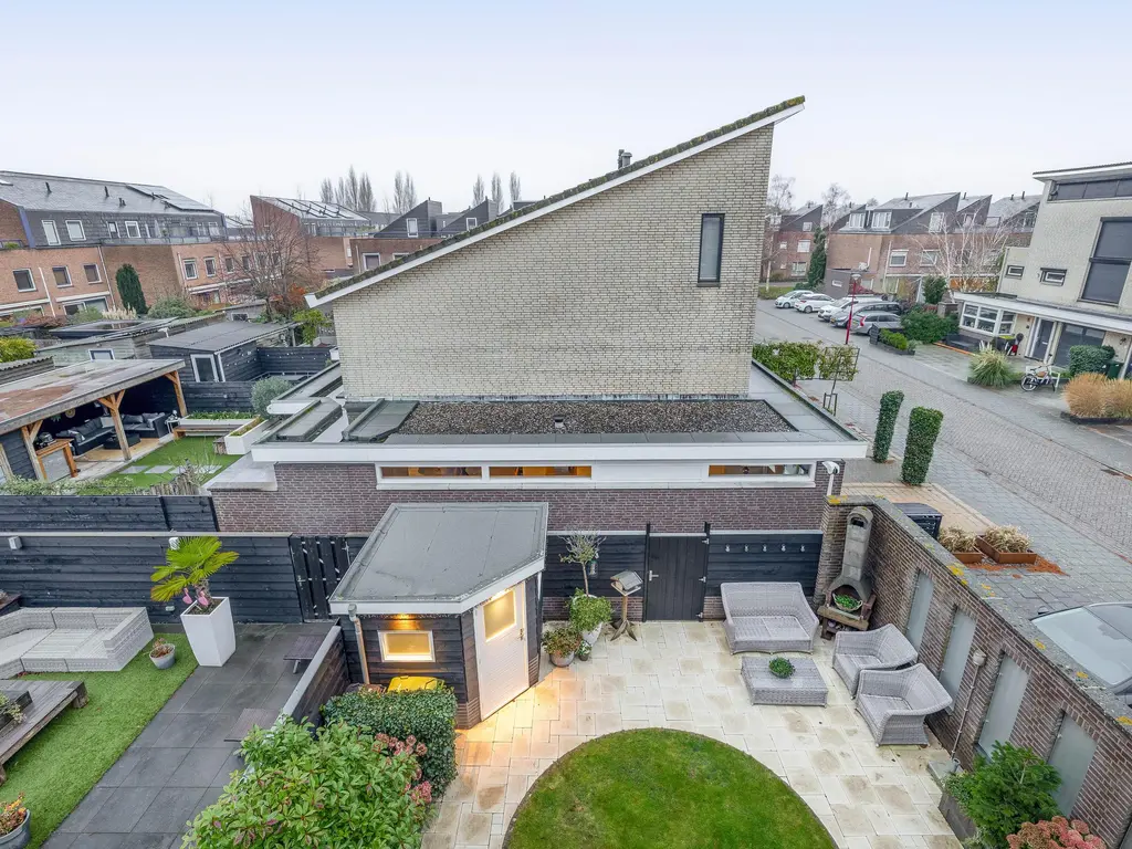 Bachlaan 79A, OUD-BEIJERLAND