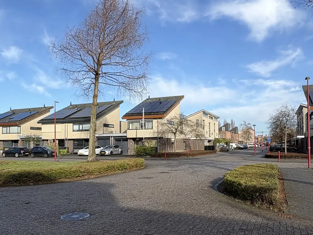 Bachlaan 79A, OUD-BEIJERLAND