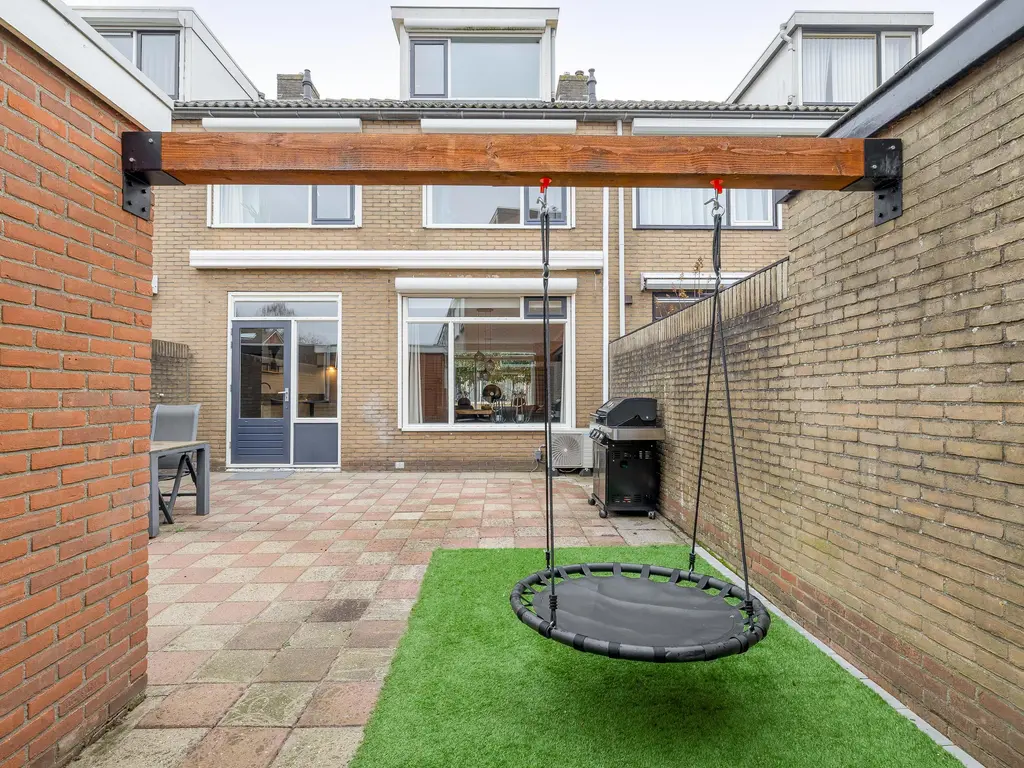 Ridder van Dorpstraat 23, NIEUW-BEIJERLAND