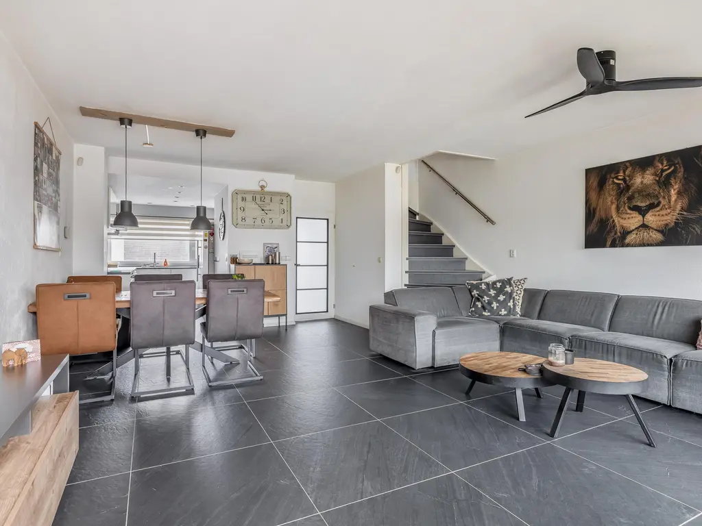 Slakkenveen 293, SPIJKENISSE