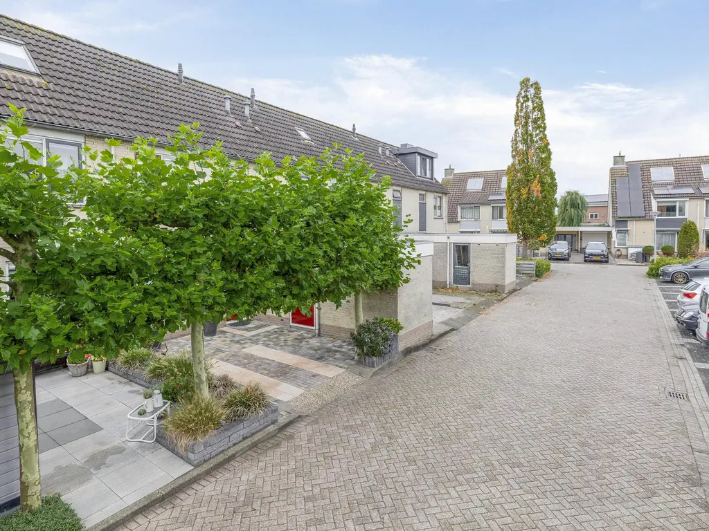 Irenestraat 10, ZWARTEWAAL