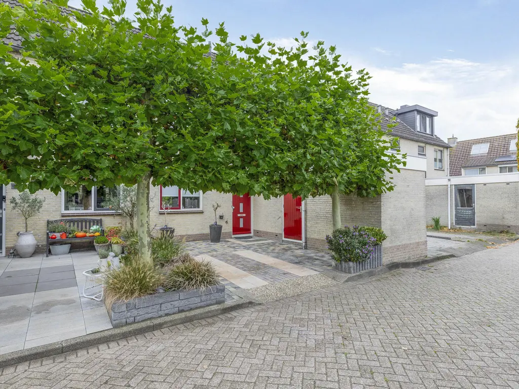 Irenestraat 10, ZWARTEWAAL