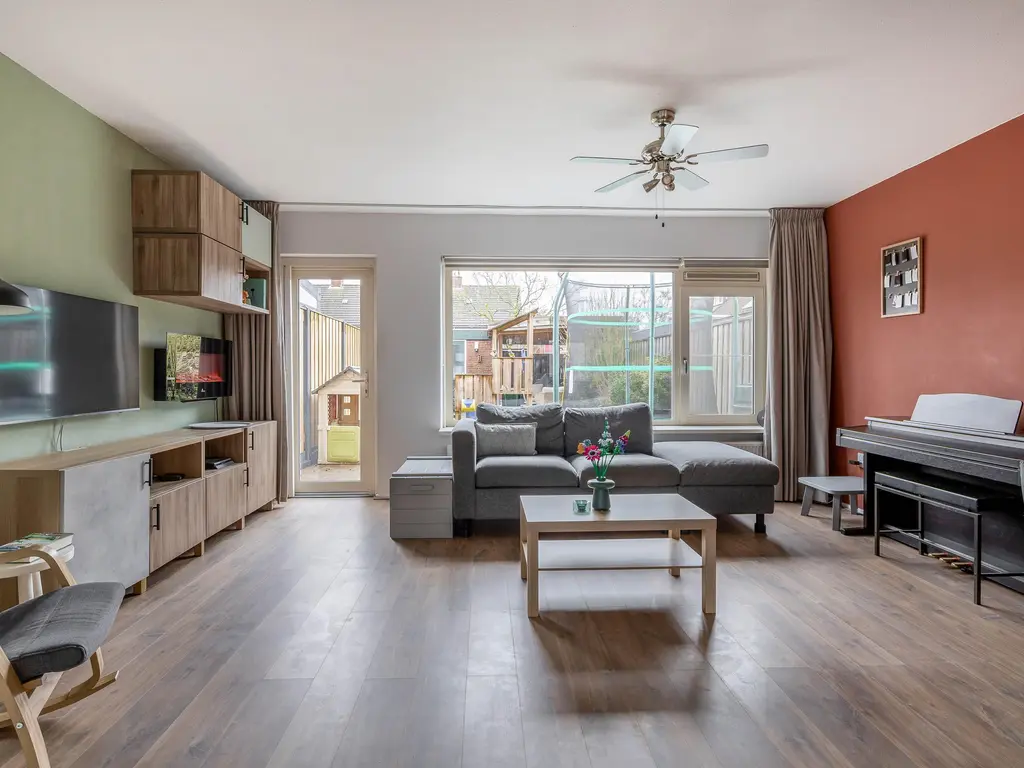 Koolwitje 1, HELLEVOETSLUIS