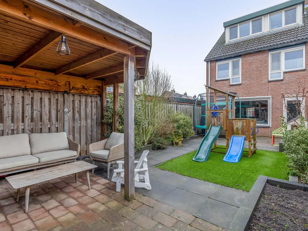 Koolwitje 1, HELLEVOETSLUIS