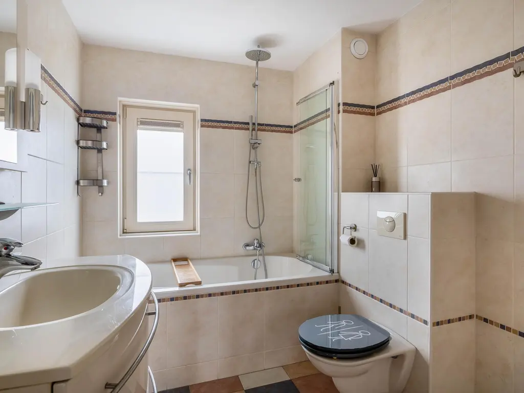 Koolwitje 1, HELLEVOETSLUIS