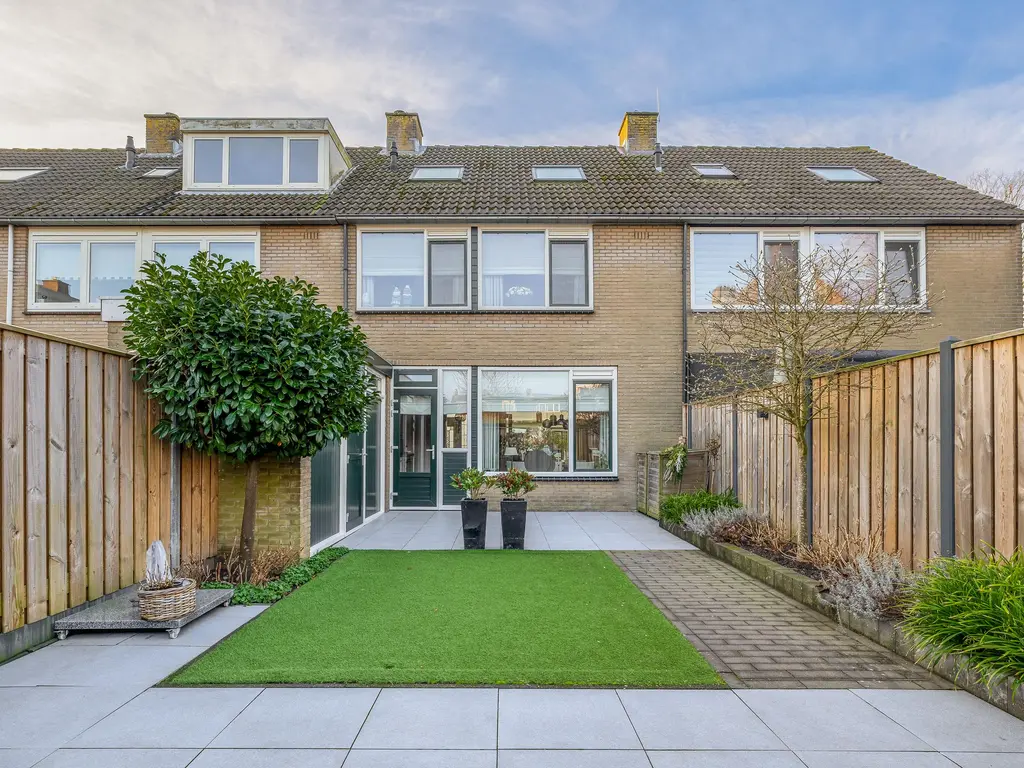 W. Vrijlandtstraat 34, OUD-BEIJERLAND