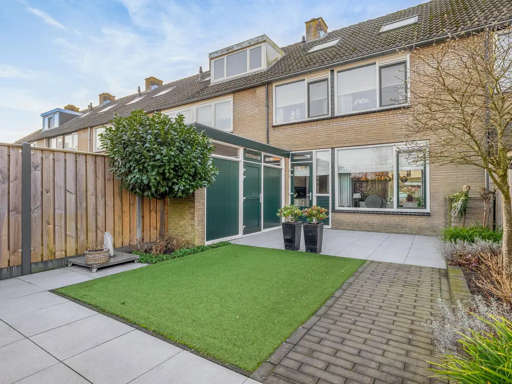 W. Vrijlandtstraat 34, OUD-BEIJERLAND