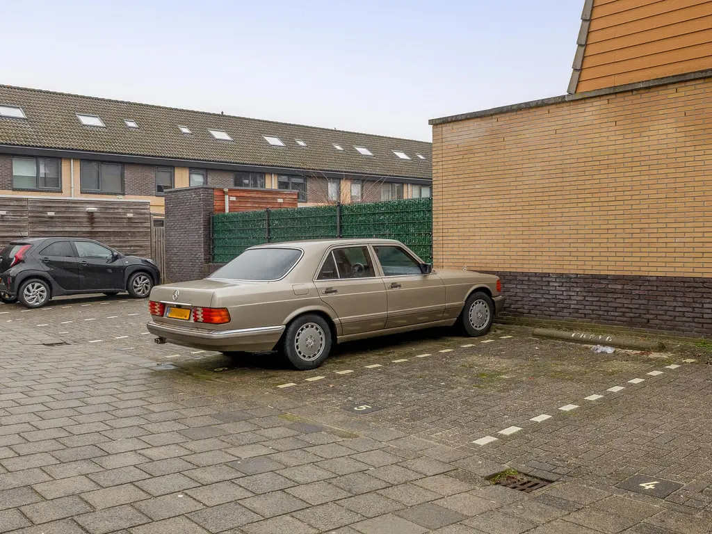 Avenue Carré 62, BARENDRECHT