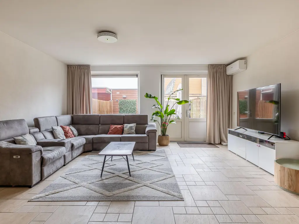 Avenue Carré 62, BARENDRECHT