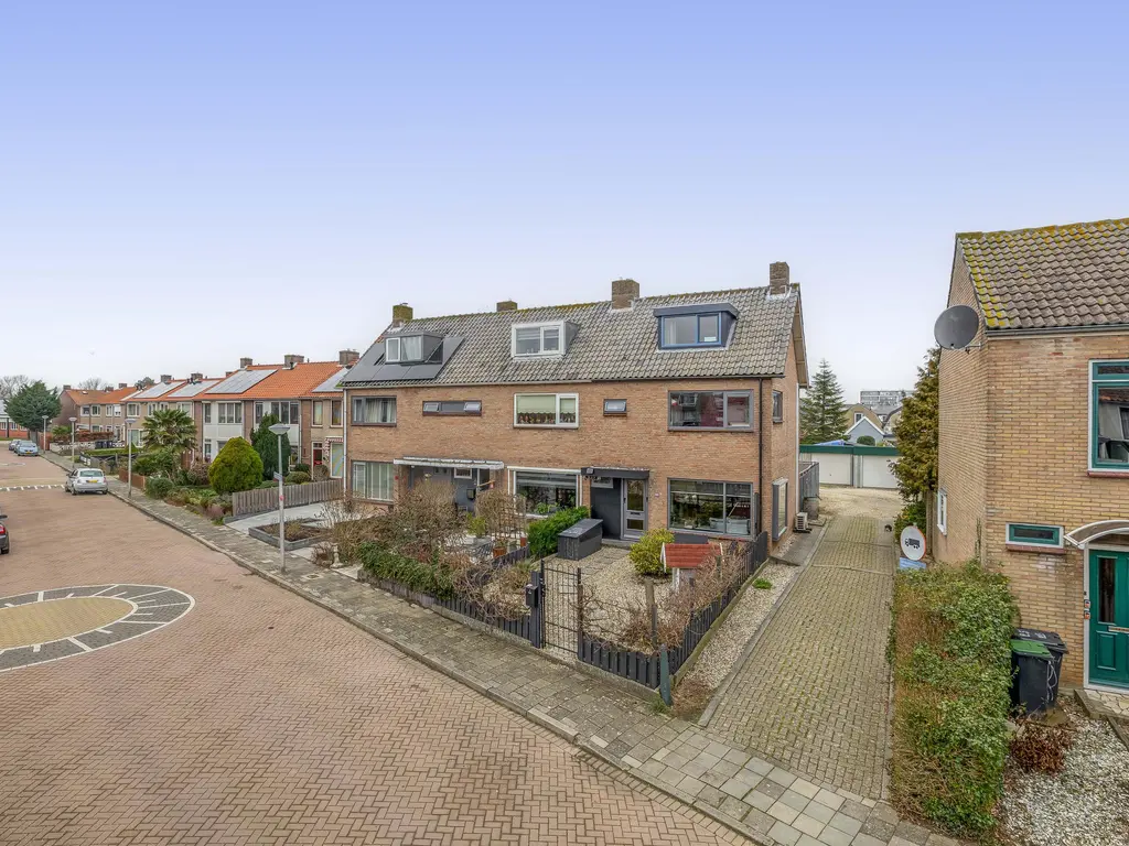 Karel de Stoutestraat 23, HELLEVOETSLUIS