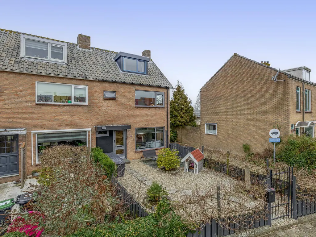 Karel de Stoutestraat 23, HELLEVOETSLUIS