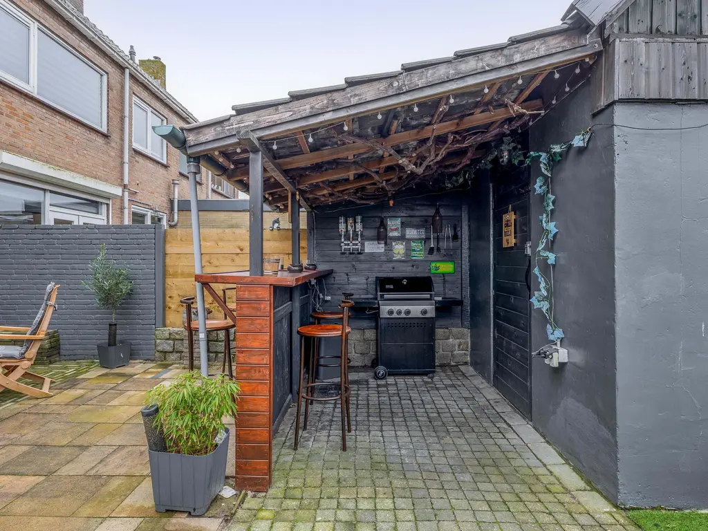 Karel de Stoutestraat 23, HELLEVOETSLUIS