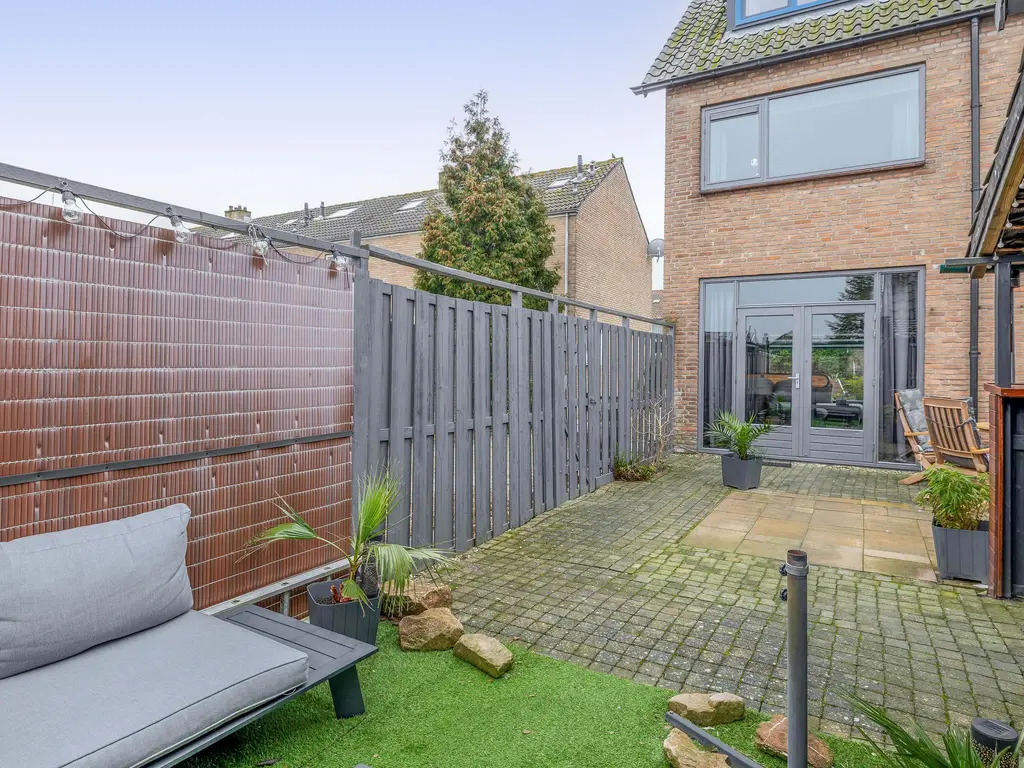 Karel de Stoutestraat 23, HELLEVOETSLUIS