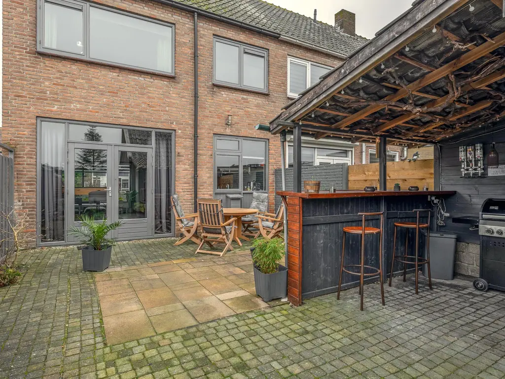 Karel de Stoutestraat 23, HELLEVOETSLUIS