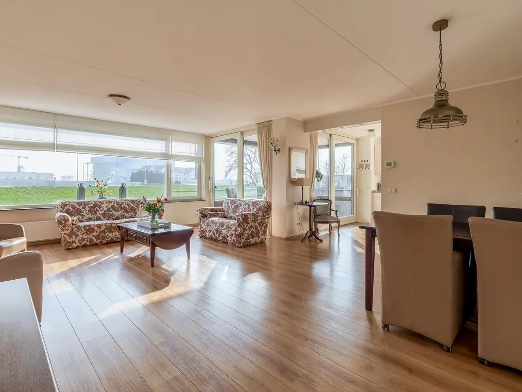 Van Kinsbergenstraat 1H, CAPELLE AAN DEN IJSSEL