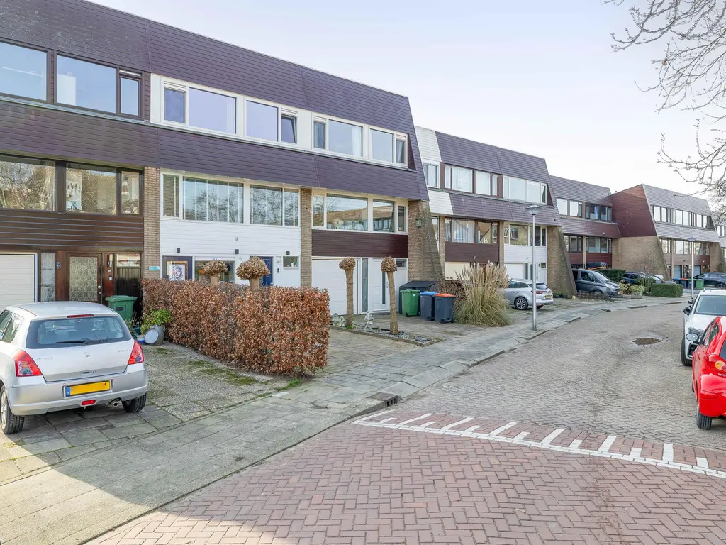 Burg A P vd Blinkln 72, VIERPOLDERS