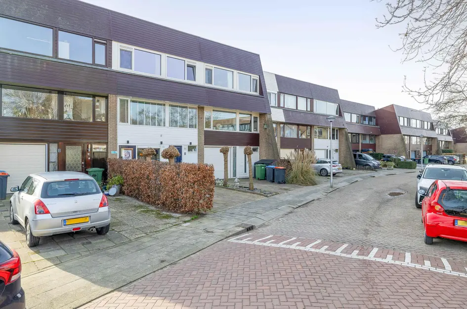 Burg A P vd Blinkln 72