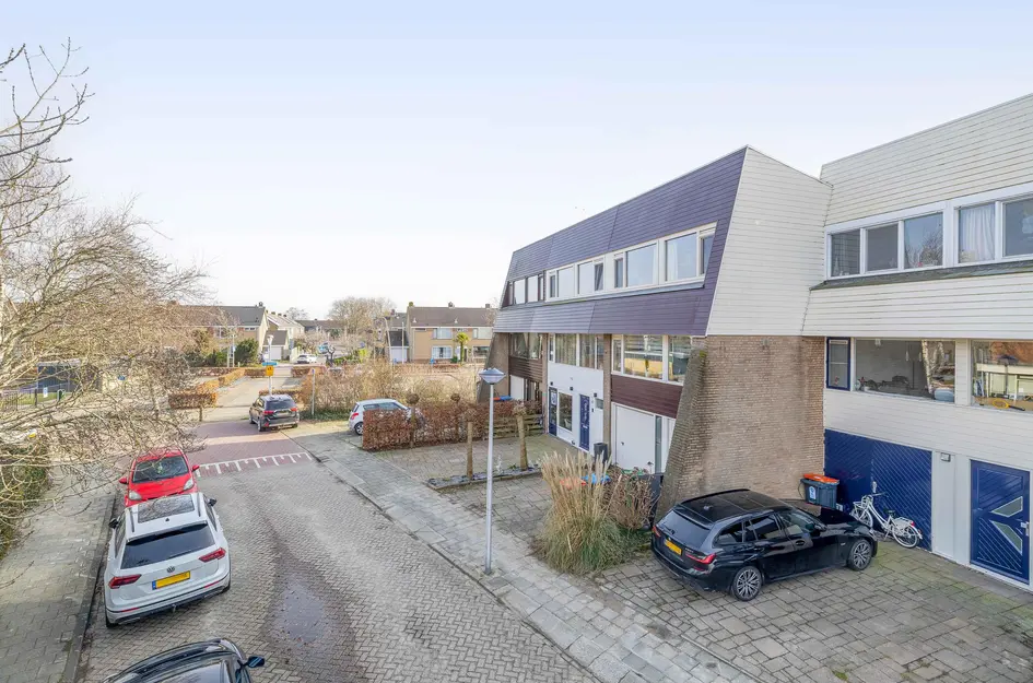 Burg A P vd Blinkln 72