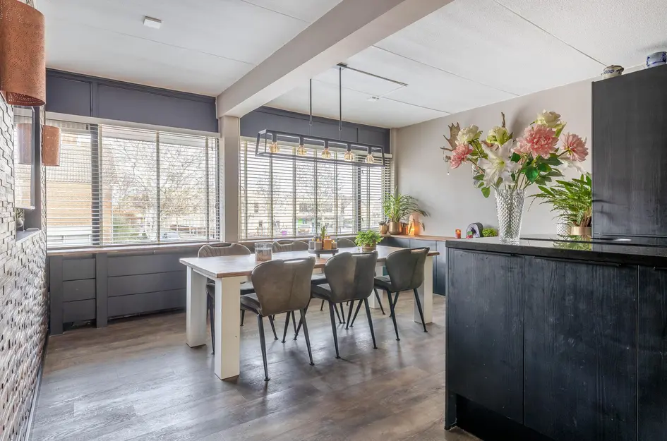 Burg A P vd Blinkln 72