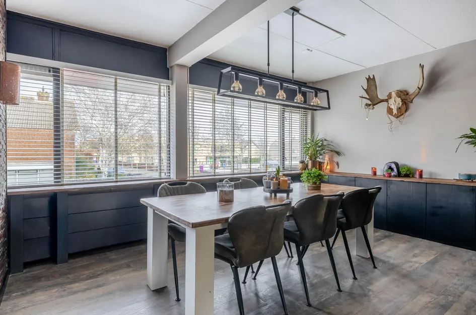 Burg A P vd Blinkln 72