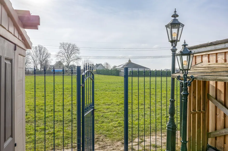 Burg A P vd Blinkln 72