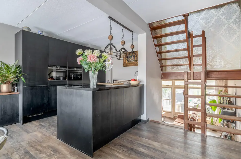 Burg A P vd Blinkln 72