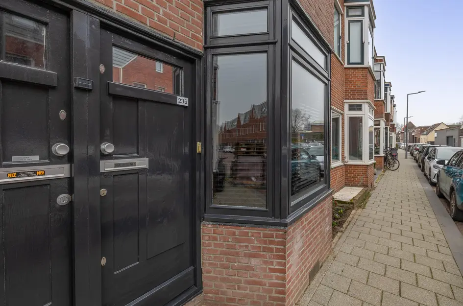 Zestienhovensekade 235