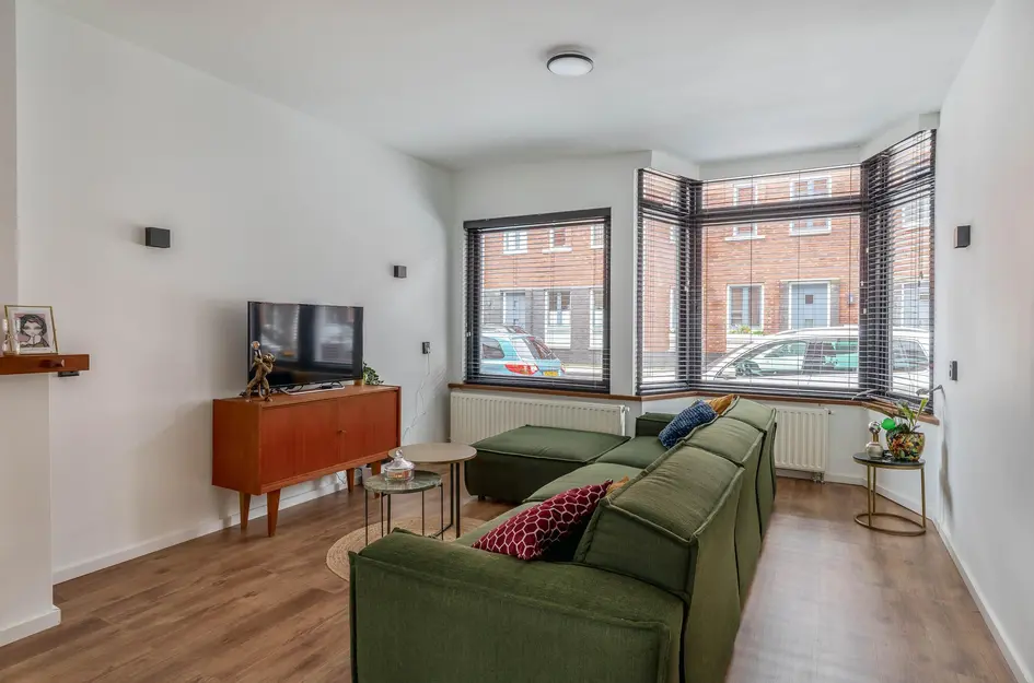 Zestienhovensekade 235