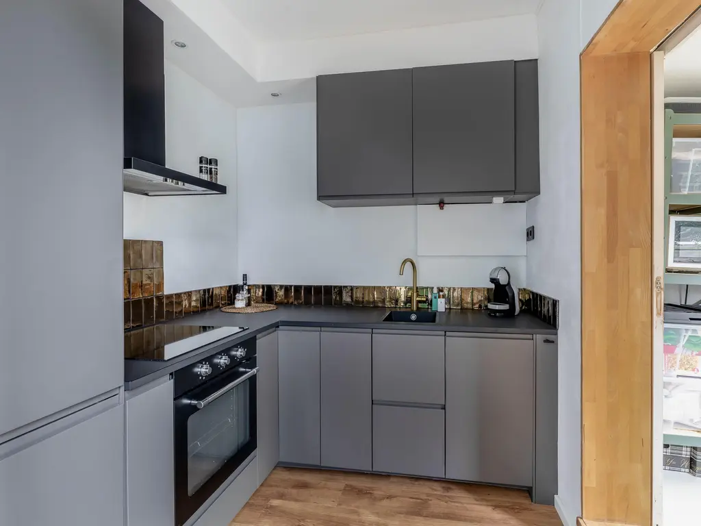 Zestienhovensekade 235, ROTTERDAM