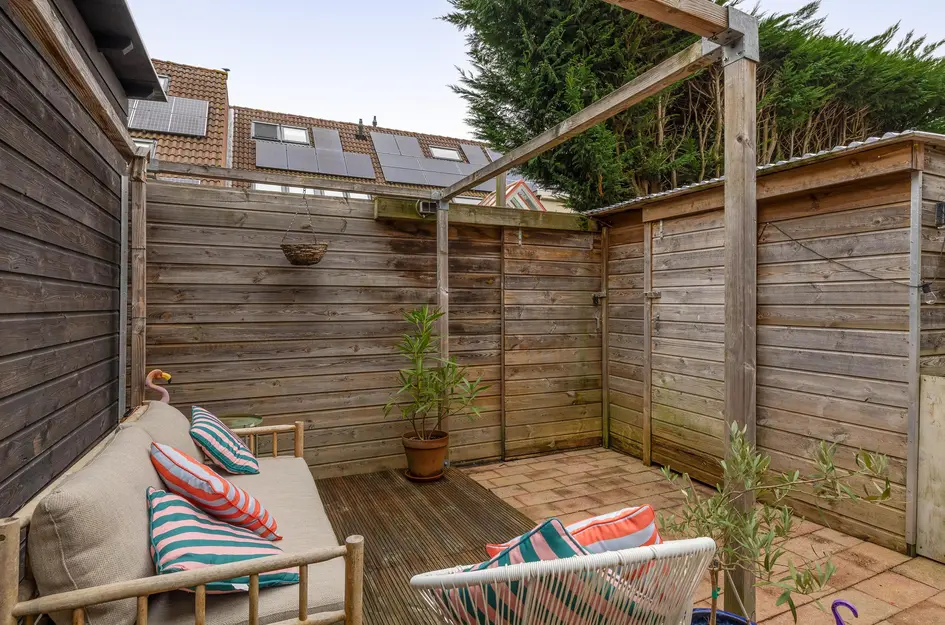 Zestienhovensekade 235