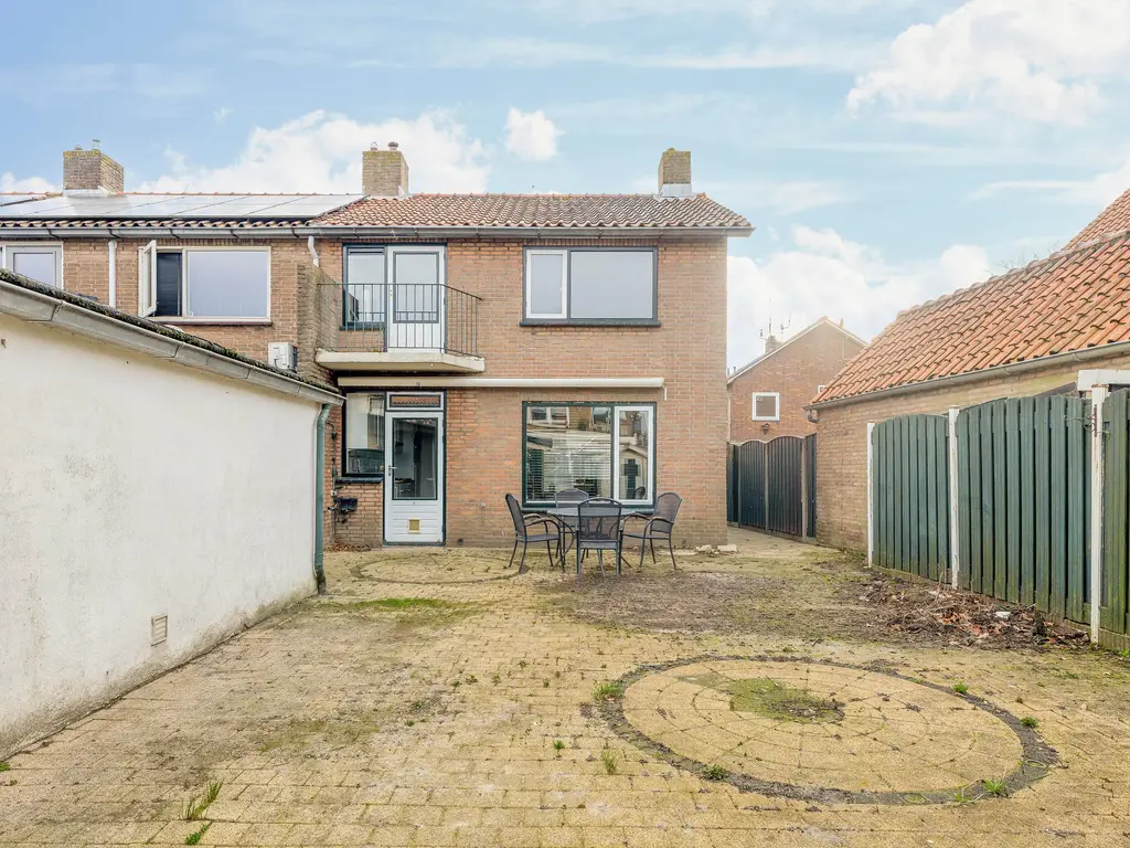 Trompstraat 22, ROZENBURG