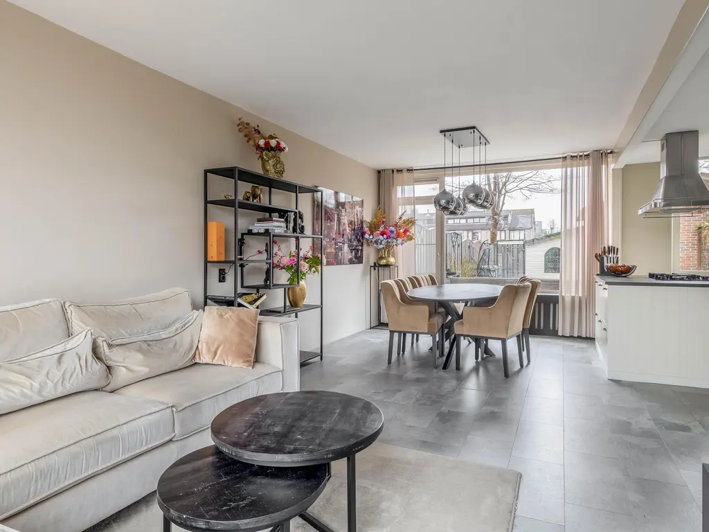 Sluisweg 11, ZWARTEWAAL