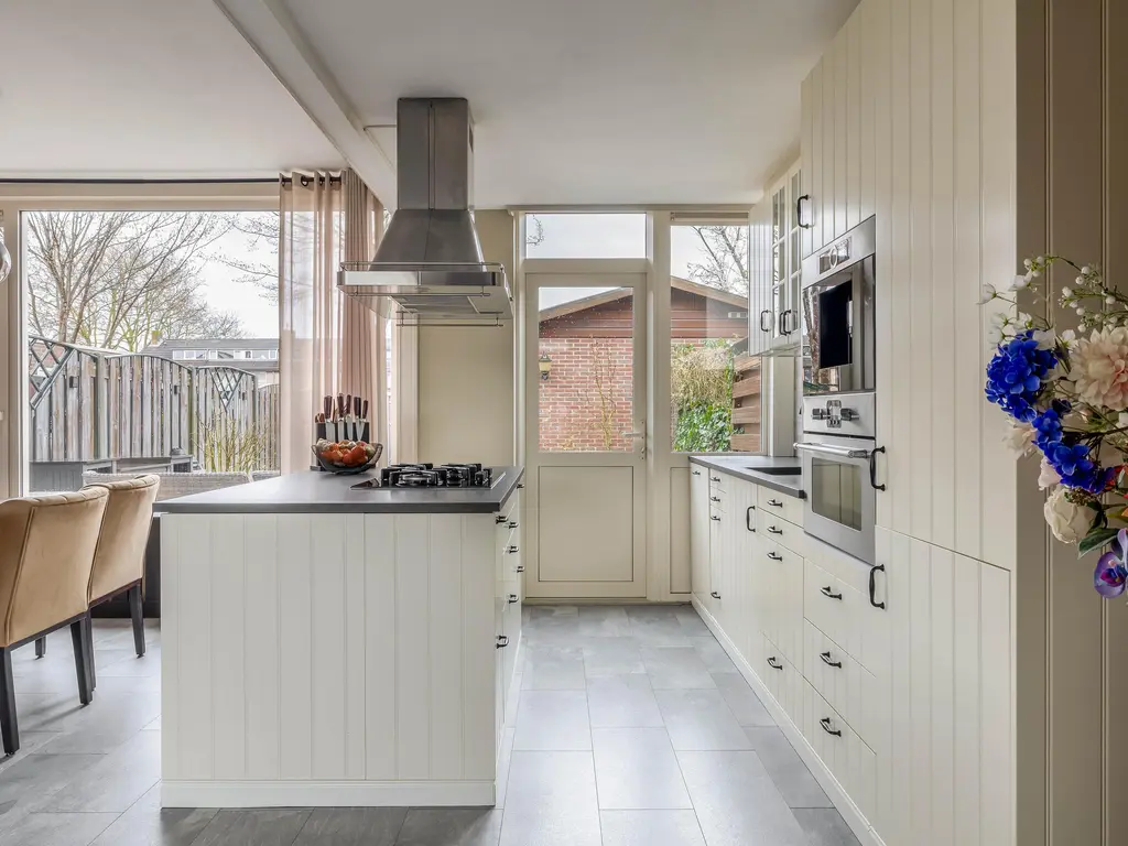 Sluisweg 11, ZWARTEWAAL