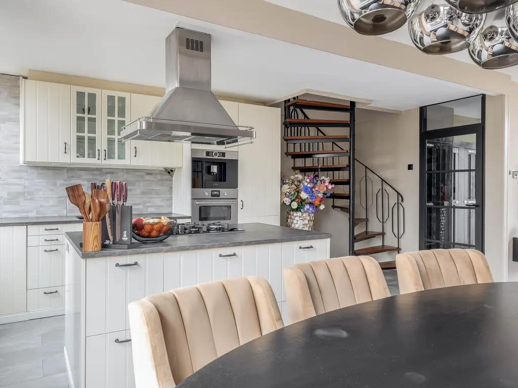 Sluisweg 11, ZWARTEWAAL