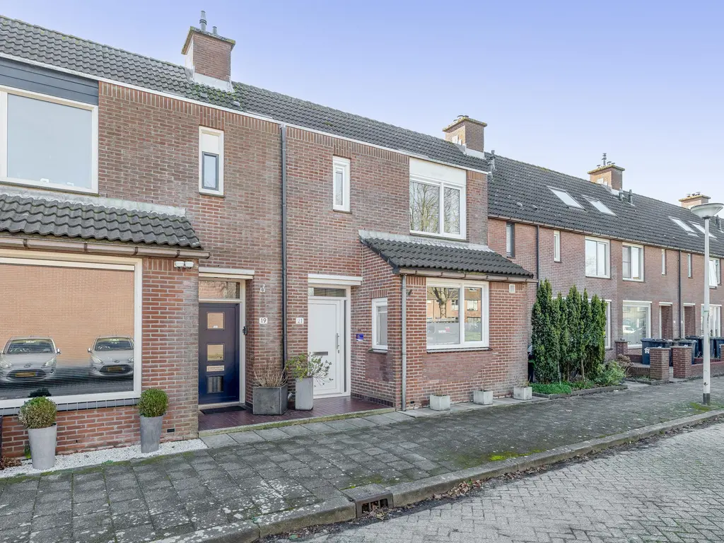 Anker 21, HELLEVOETSLUIS