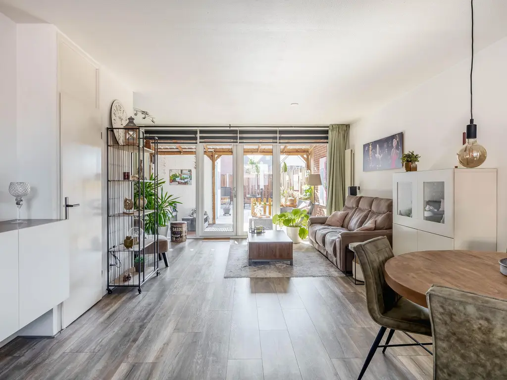 Anker 21, HELLEVOETSLUIS