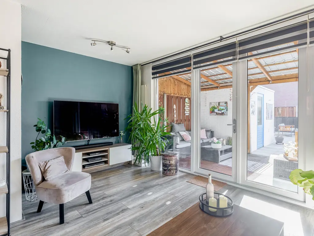 Anker 21, HELLEVOETSLUIS